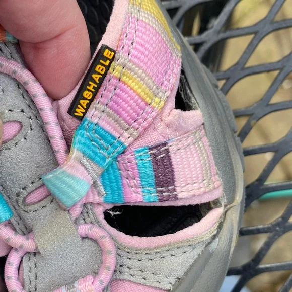Preowned Keen Toddler girl Multicolor Striped Closed-Toe Sandals 8 US excellent - Picture 8 of 11